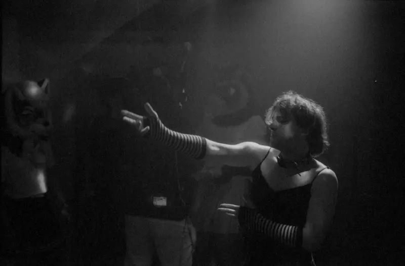 rave-5